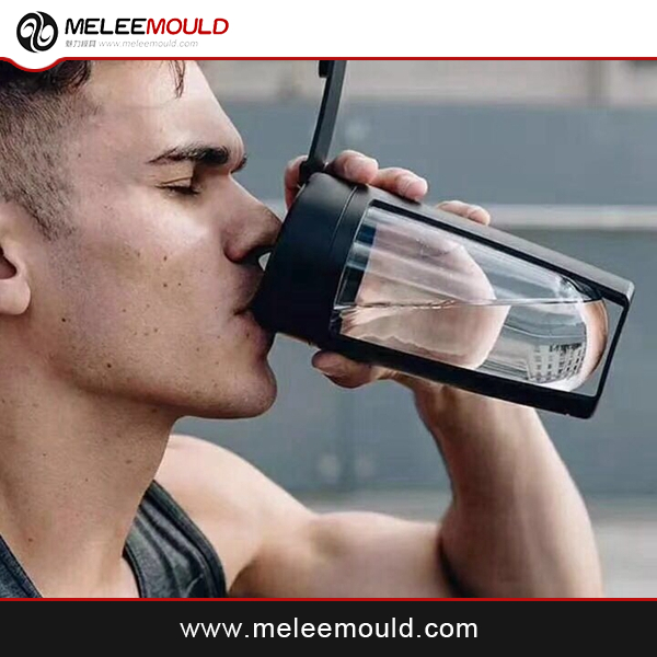 Melee New Style assorted colors plastic bottle