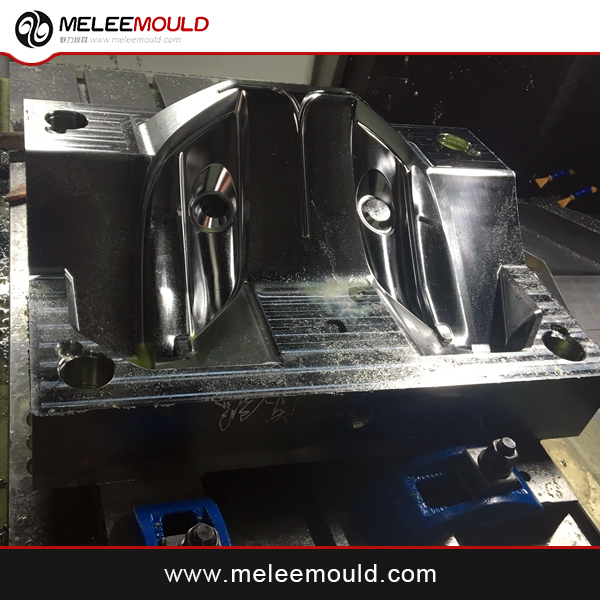 MELEE Plastic Mould for Auto Lamp 